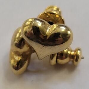 Vintage Coro Gold Tone Puffy Heart Stud Earrings Minimal Romantic Classic Pair